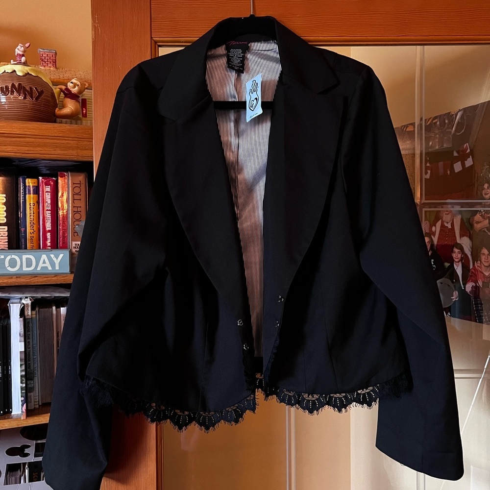 New With Tags Black Crop Jacket​